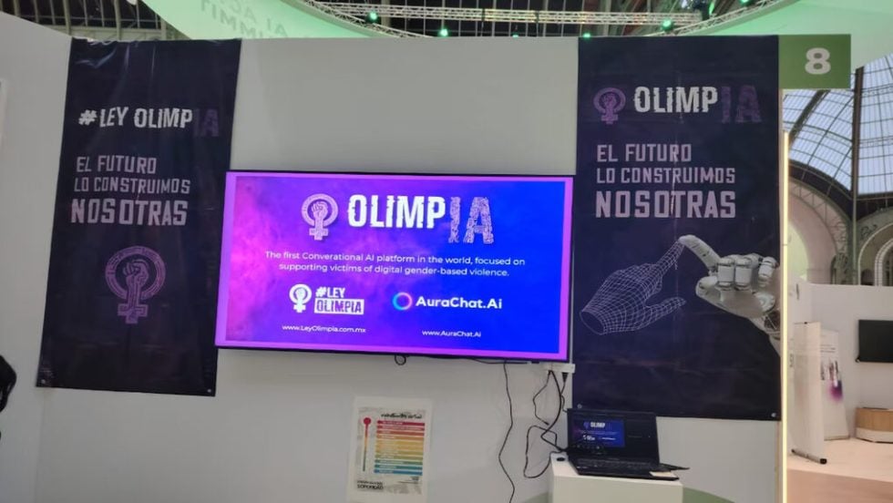 Το περίπτερο του κινήματος OlimpIA και της τεχνολογικής εταιρείας AuraChat.ai στην πρόσφατη Διεθνή Σύνοδο Τεχνητής Νοημοσύνης στο Παρίσι